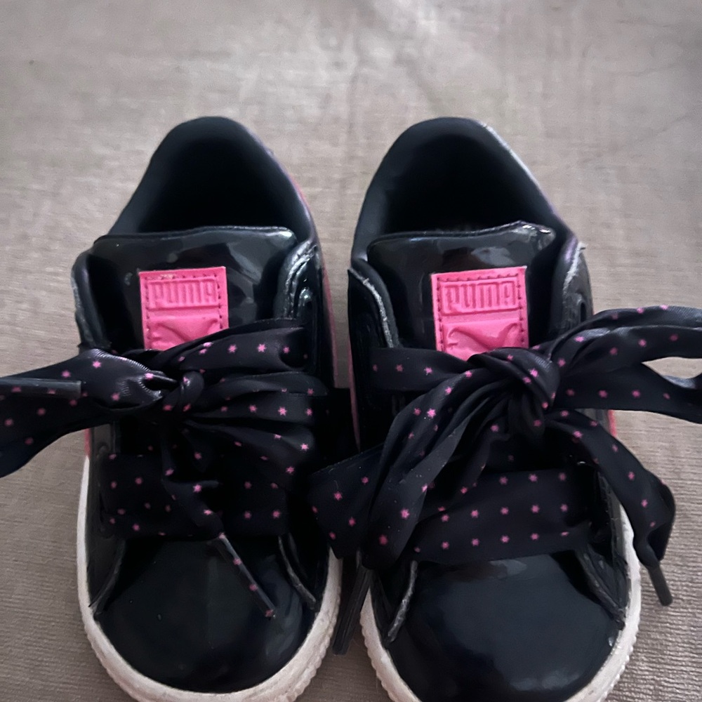 Puma Toddler Black and Pink Sneakers